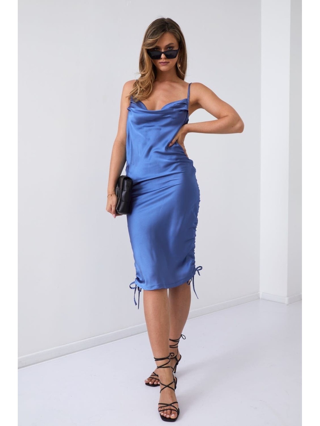 Fitted dress with indigo ruffles FG643 - Online store - Boutique